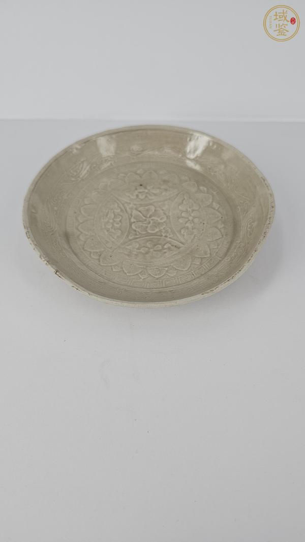 古玩陶瓷金代定窯印花盤真品鑒賞圖