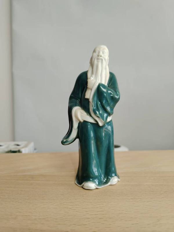 古玩轉(zhuǎn)賣創(chuàng)匯期人物塑像拍賣,當(dāng)前價(jià)格1500元