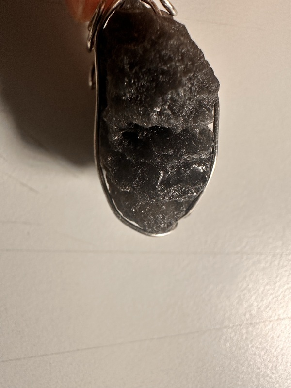 古玩雜項隕石吊墜拍賣,當前價格100元