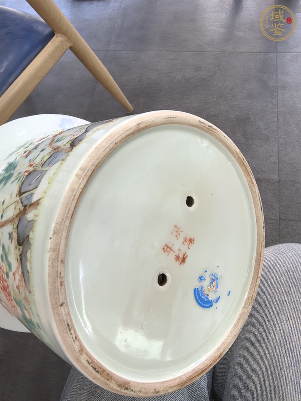 古玩陶瓷粉彩花卉紋花盆真品鑒賞圖