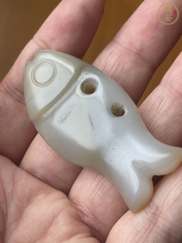 古玩玉器瑪瑙魚型件真品鑒賞圖