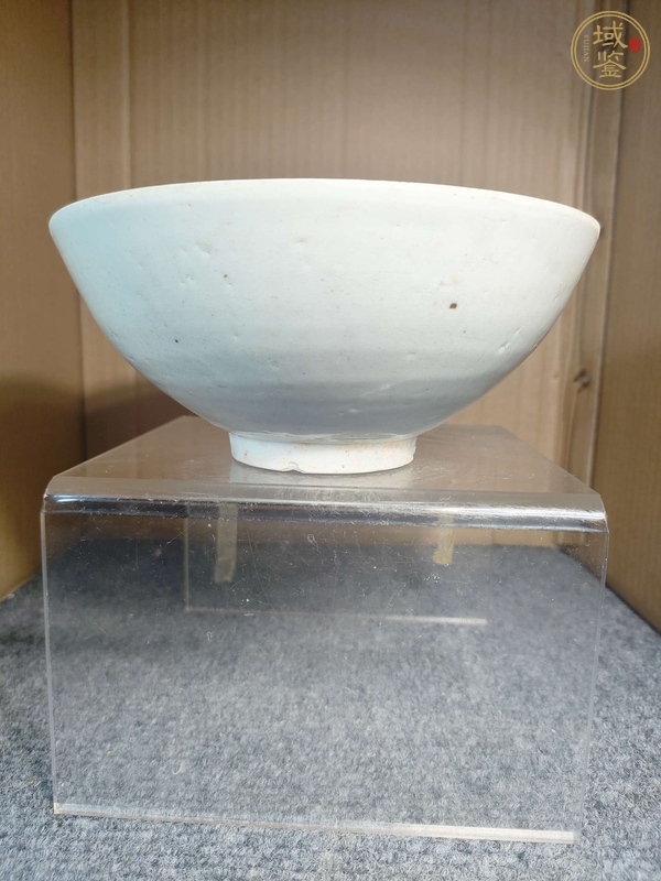 古玩青白釉刻花魚紋碗真品鑒賞圖