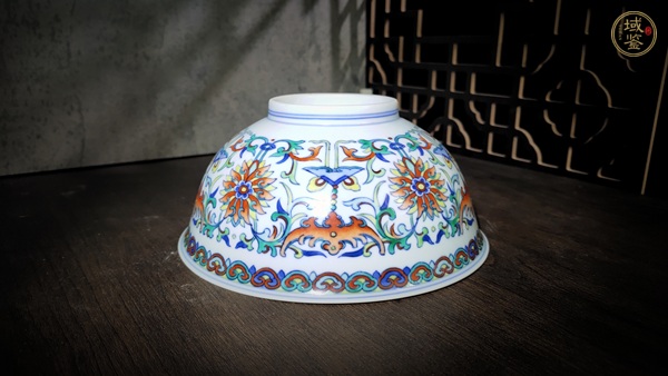 古玩陶瓷青花斗彩福壽花卉紋碗真品鑒賞圖