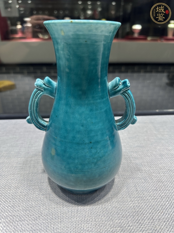 古玩陶瓷孔雀藍釉雙耳撇口瓶真品鑒賞圖