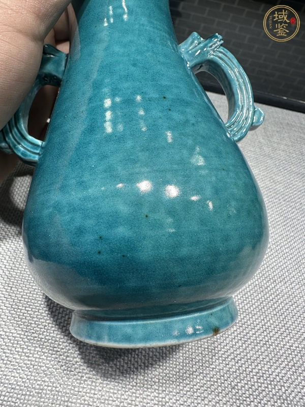 古玩陶瓷孔雀藍釉雙耳撇口瓶真品鑒賞圖