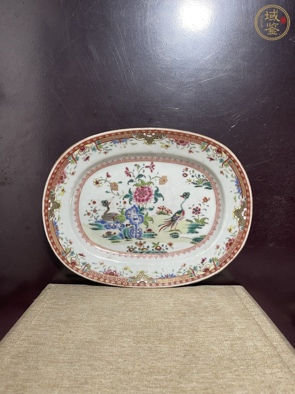 古玩陶瓷粉彩孔雀花卉紋盤真品鑒賞圖