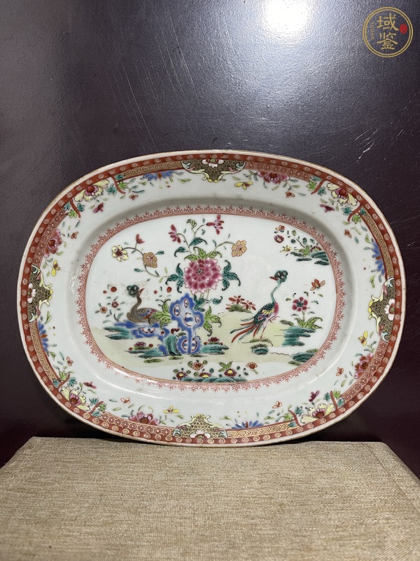 古玩陶瓷粉彩孔雀花卉紋盤真品鑒賞圖