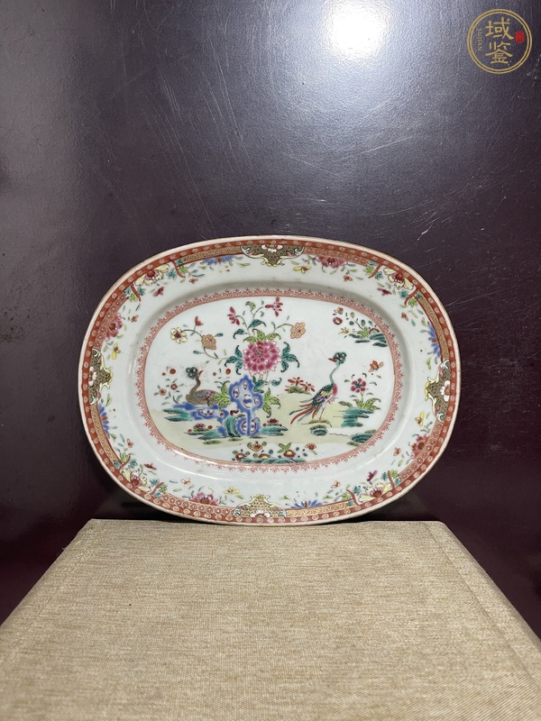 古玩陶瓷粉彩孔雀花卉紋盤真品鑒賞圖