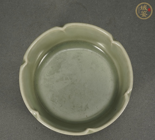 古玩陶瓷龍泉窯花口洗真品鑒賞圖