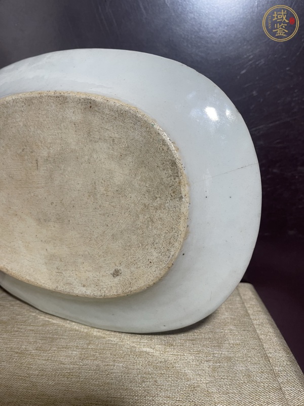 古玩陶瓷粉彩孔雀花卉紋盤真品鑒賞圖