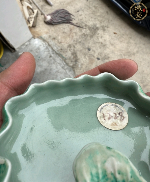 古玩陶瓷綠釉荷葉洗真品鑒賞圖