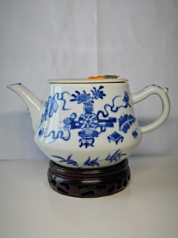 古玩轉賣清晚期青花博古圖茶壺拍賣，當前價格2980元