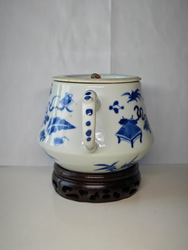 古玩陶瓷清晚期青花博古圖茶壺拍賣，當(dāng)前價(jià)格1666元