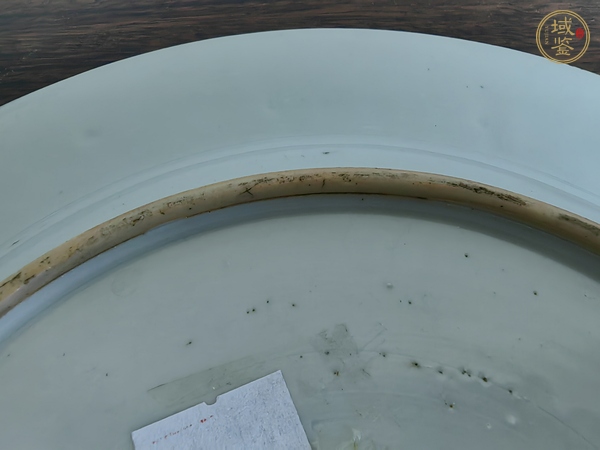 古玩陶瓷花卉紋粉彩盤真品鑒賞圖