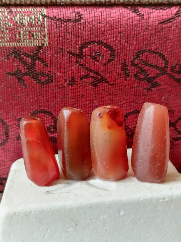 古玩轉賣老紅瑪瑙多棱珠4顆拍賣，當前價格388元