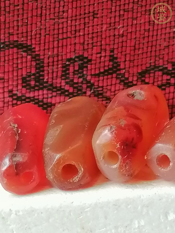 古玩玉器紅瑪瑙多棱珠真品鑒賞圖