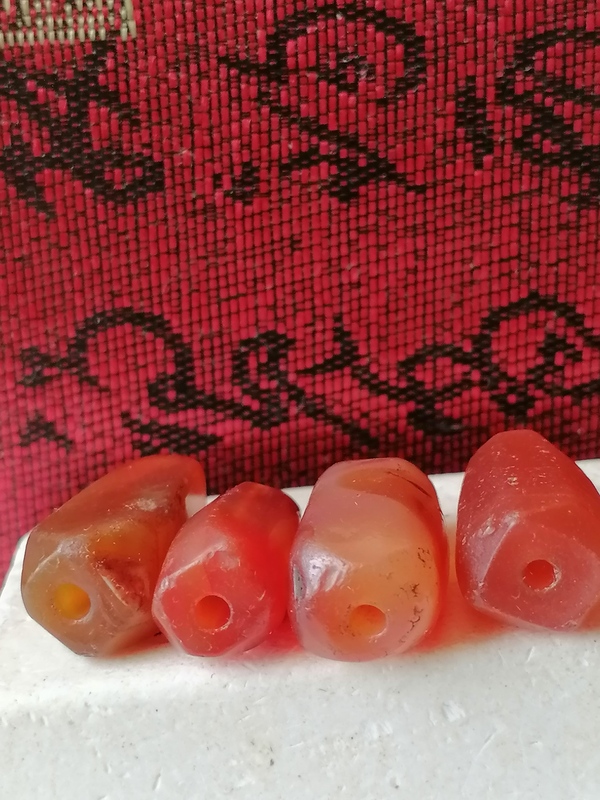 古玩玉器老紅瑪瑙多棱珠4顆拍賣，當前價格118元