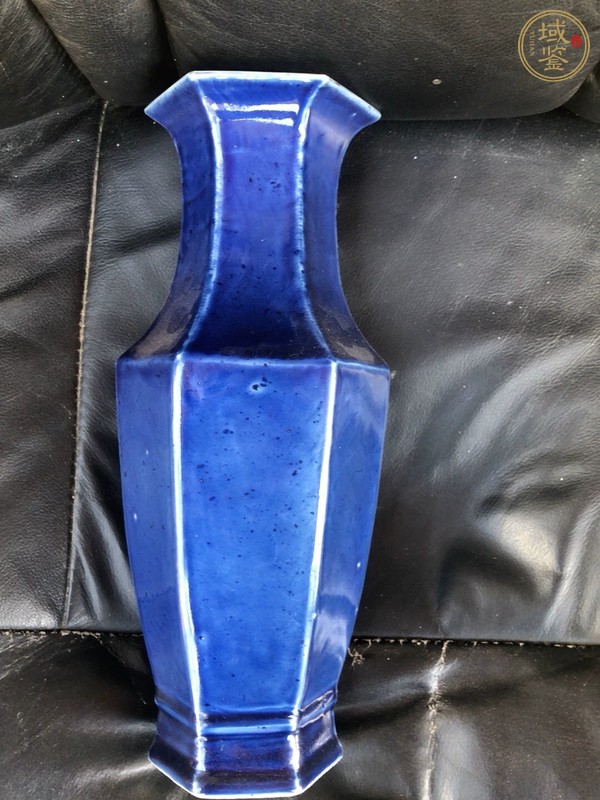 古玩陶瓷霽藍釉六方瓶真品鑒賞圖
