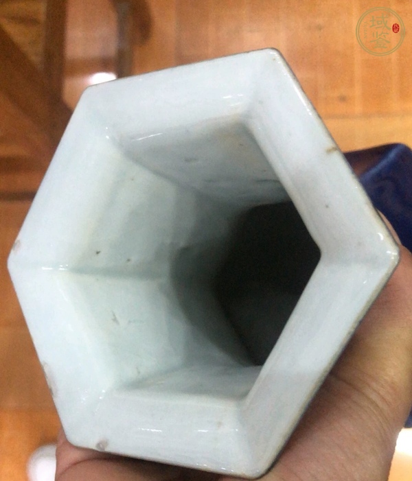 古玩陶瓷霽藍釉六方瓶真品鑒賞圖