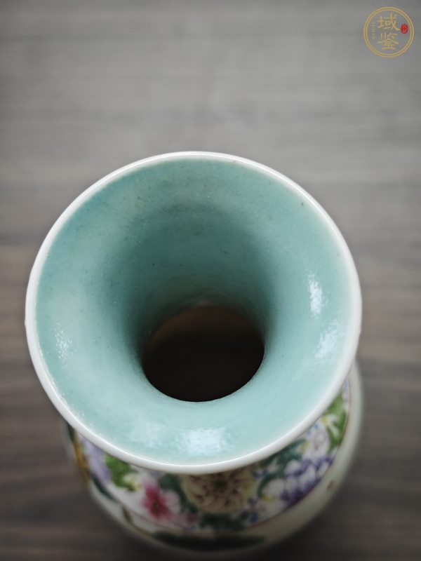 古玩陶瓷人物紋粉彩瓶真品鑒賞圖