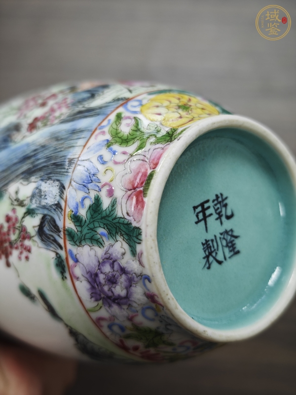 古玩陶瓷人物紋粉彩瓶真品鑒賞圖
