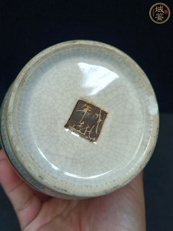 古玩陶瓷哥釉地鐵銹釉鳳凰牡丹紋瓶真品鑒賞圖