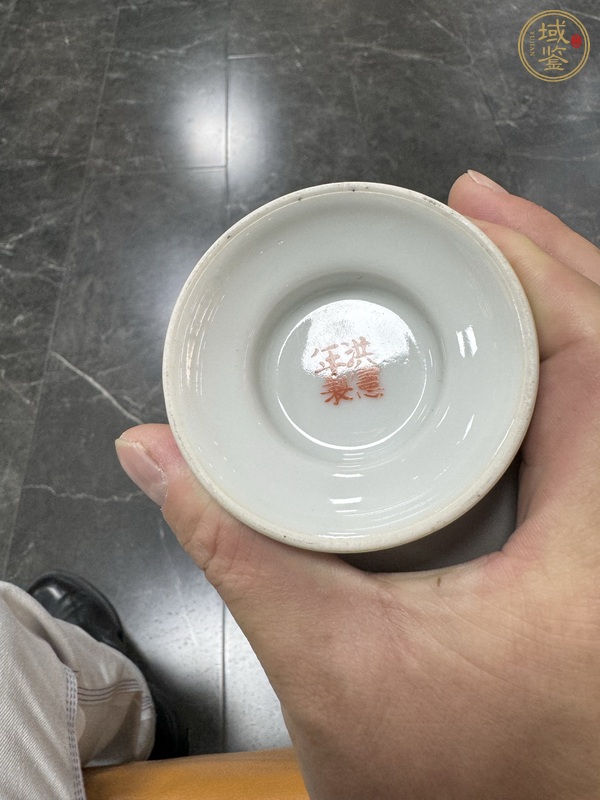 古玩陶瓷粉彩人物故事紋蒜頭瓶真品鑒賞圖