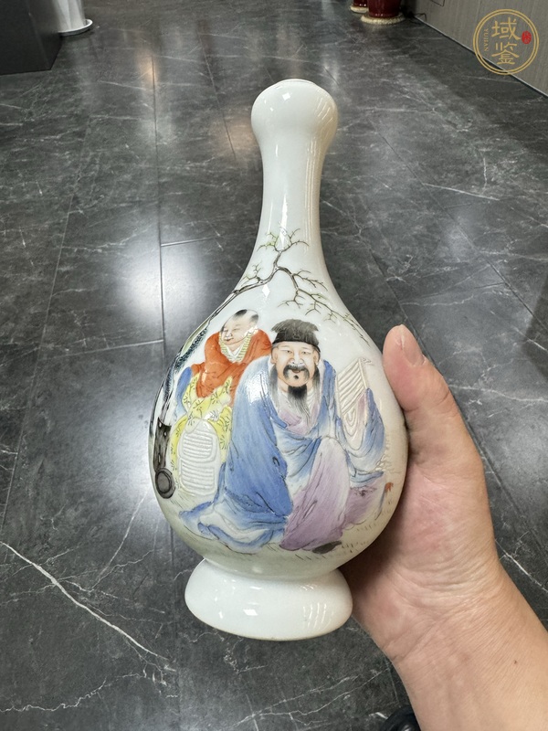 古玩陶瓷粉彩人物故事紋蒜頭瓶真品鑒賞圖