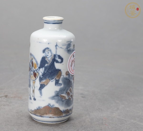 古玩陶瓷清晚期 青花釉里紅人物紋鼻煙壺真品鑒賞圖