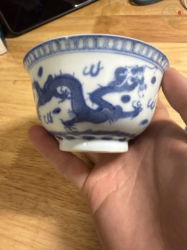 古玩陶瓷青花趕珠龍紋茶碗真品鑒賞圖