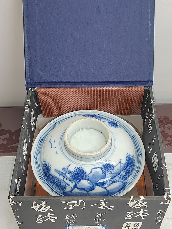古玩陶瓷日本明治青花山水人物蓋碗拍賣，當(dāng)前價(jià)格400元