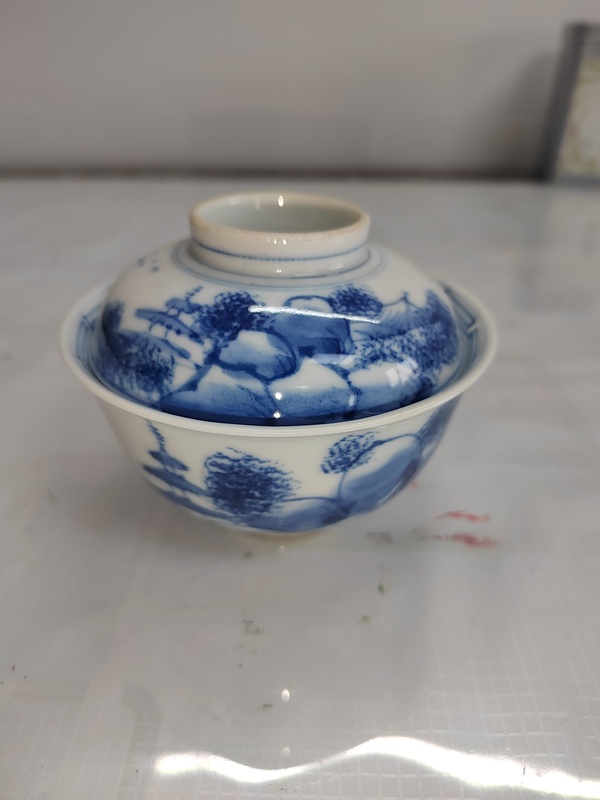 古玩陶瓷日本明治青花山水人物蓋碗拍賣，當(dāng)前價(jià)格400元