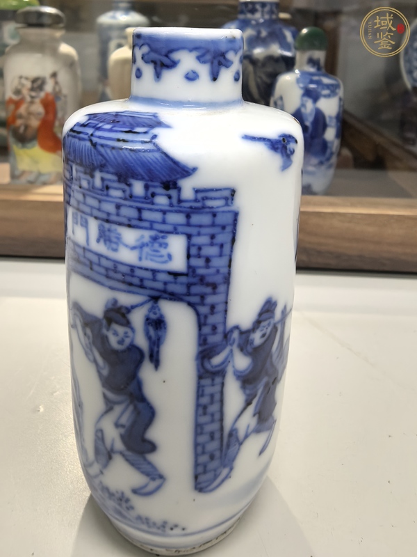 古玩陶瓷青花人物鼻煙壺真品鑒賞圖