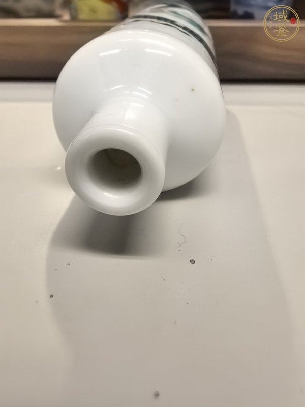 古玩陶瓷五彩龍紋鼻煙壺真品鑒賞圖