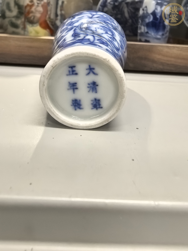 古玩陶瓷青花釉里紅龍穿花卉梅瓶鼻煙壺真品鑒賞圖
