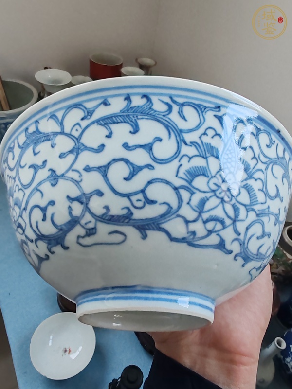 古玩陶瓷青花纏枝花卉紋碗真品鑒賞圖