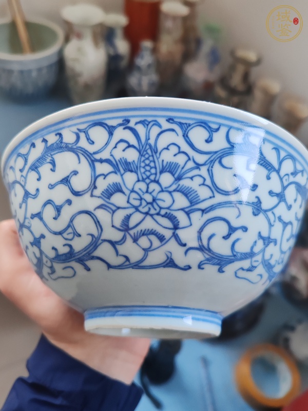 古玩陶瓷青花纏枝花卉紋碗真品鑒賞圖