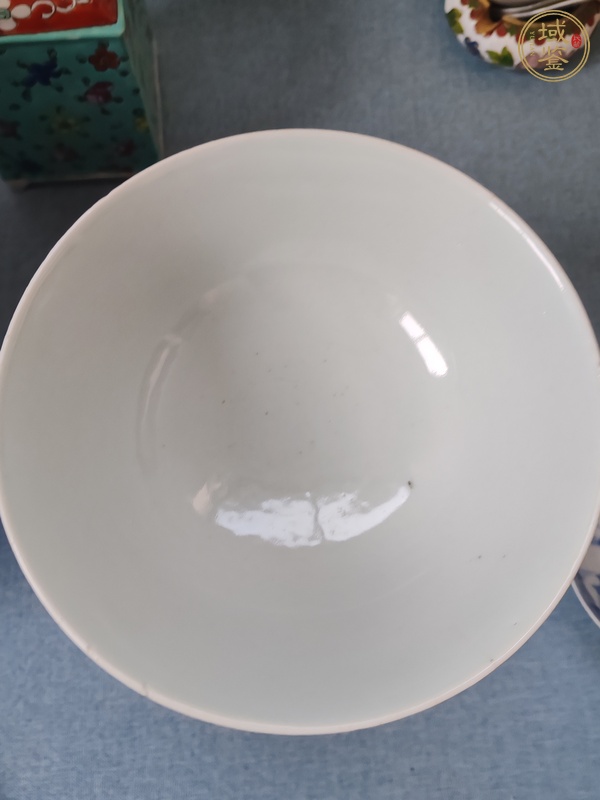 古玩陶瓷青花纏枝花卉紋碗真品鑒賞圖