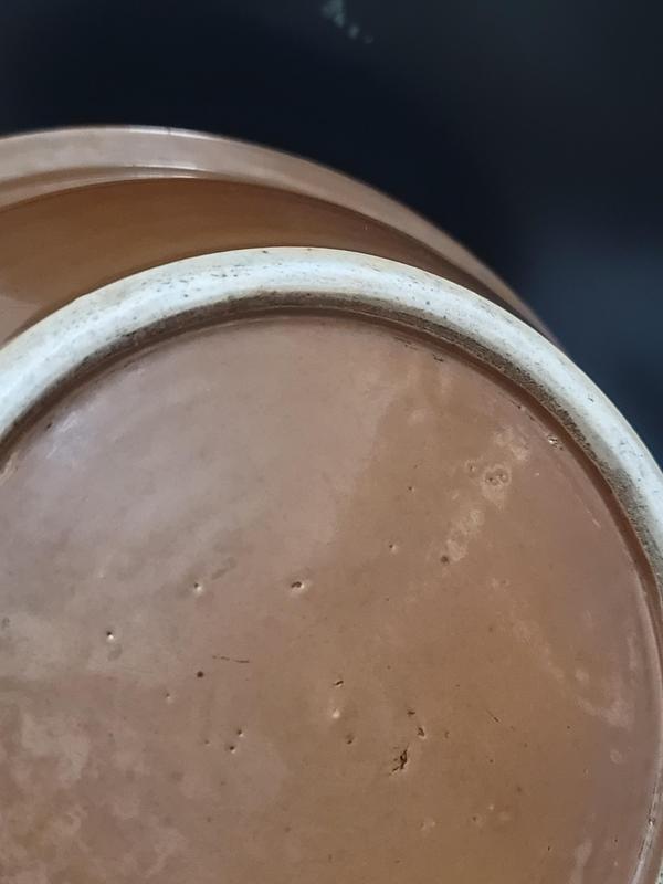 古玩陶瓷清中期紫金釉青花纏枝蓮紋盆拍賣，當前價格2200元
