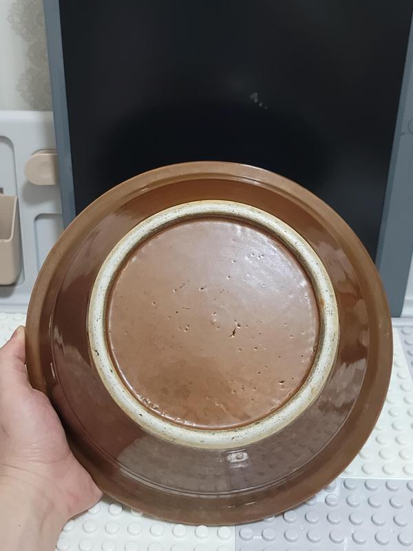 古玩陶瓷清中期紫金釉青花纏枝蓮紋盆拍賣，當前價格2200元