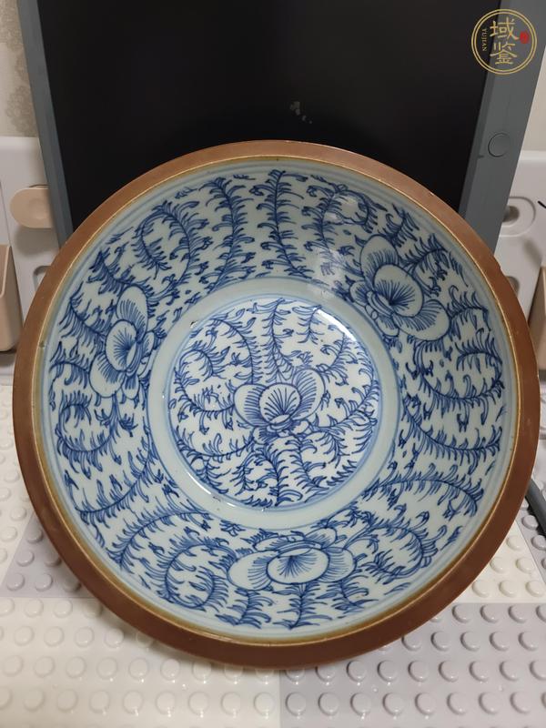 古玩陶瓷清中期紫金釉青花纏枝蓮紋盆真品鑒賞圖