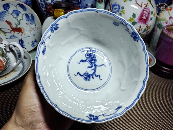 古玩陶瓷青花折枝花卉紋花口碗真品鑒賞圖