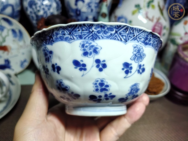 古玩陶瓷青花折枝花卉紋花口碗真品鑒賞圖