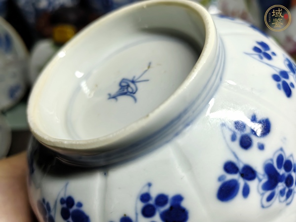 古玩陶瓷青花折枝花卉紋花口碗真品鑒賞圖