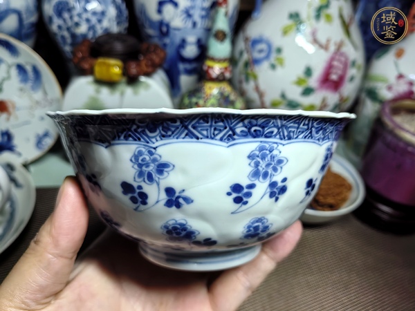 古玩陶瓷青花折枝花卉紋花口碗真品鑒賞圖