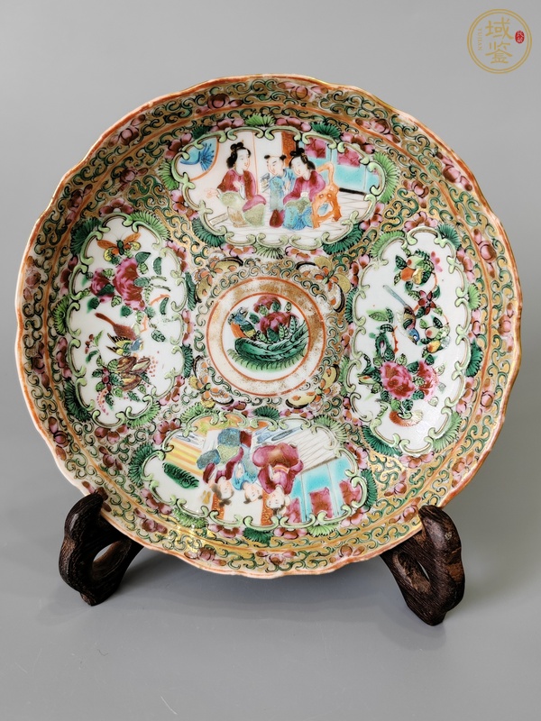 古玩人物花鳥蝶紋廣彩盤真品鑒賞圖