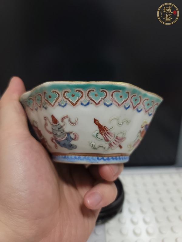 古玩同治細路粉彩花口碗真品鑒賞圖