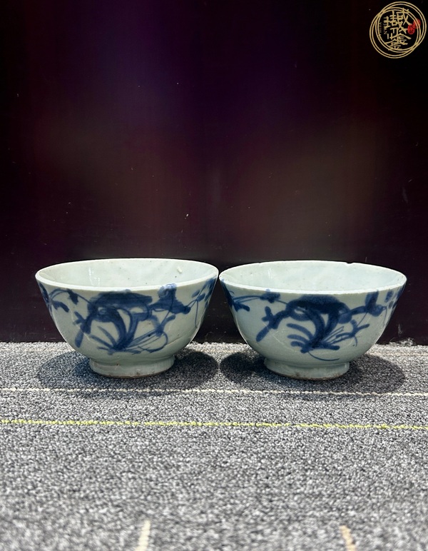 古玩陶瓷青花花卉紋茶碗真品鑒賞圖