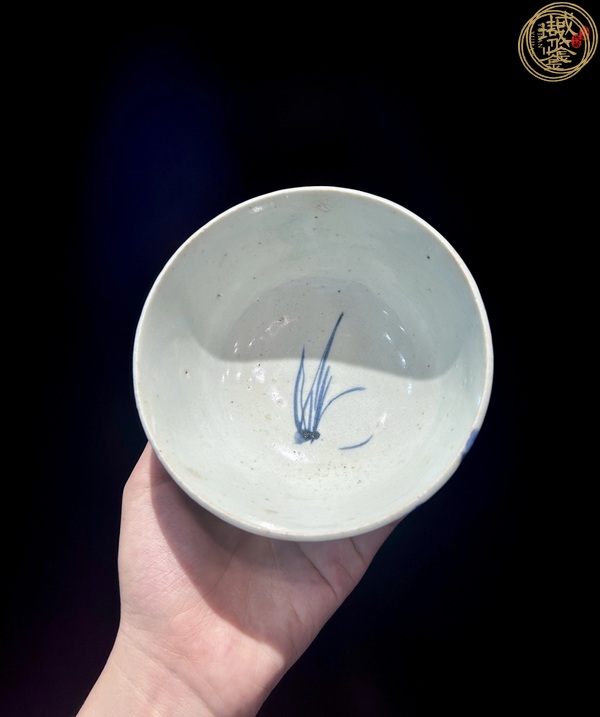 古玩陶瓷青花花卉紋茶碗真品鑒賞圖