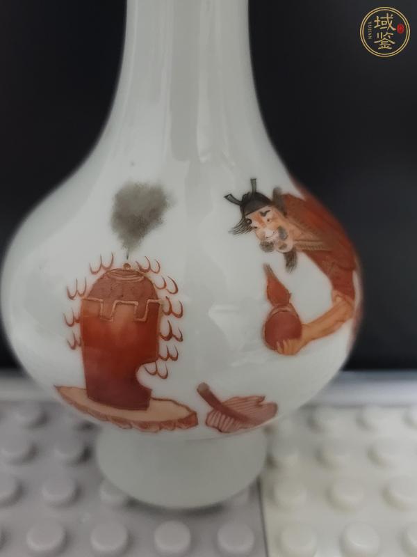 古玩陶瓷人物紋礬紅瓶真品鑒賞圖